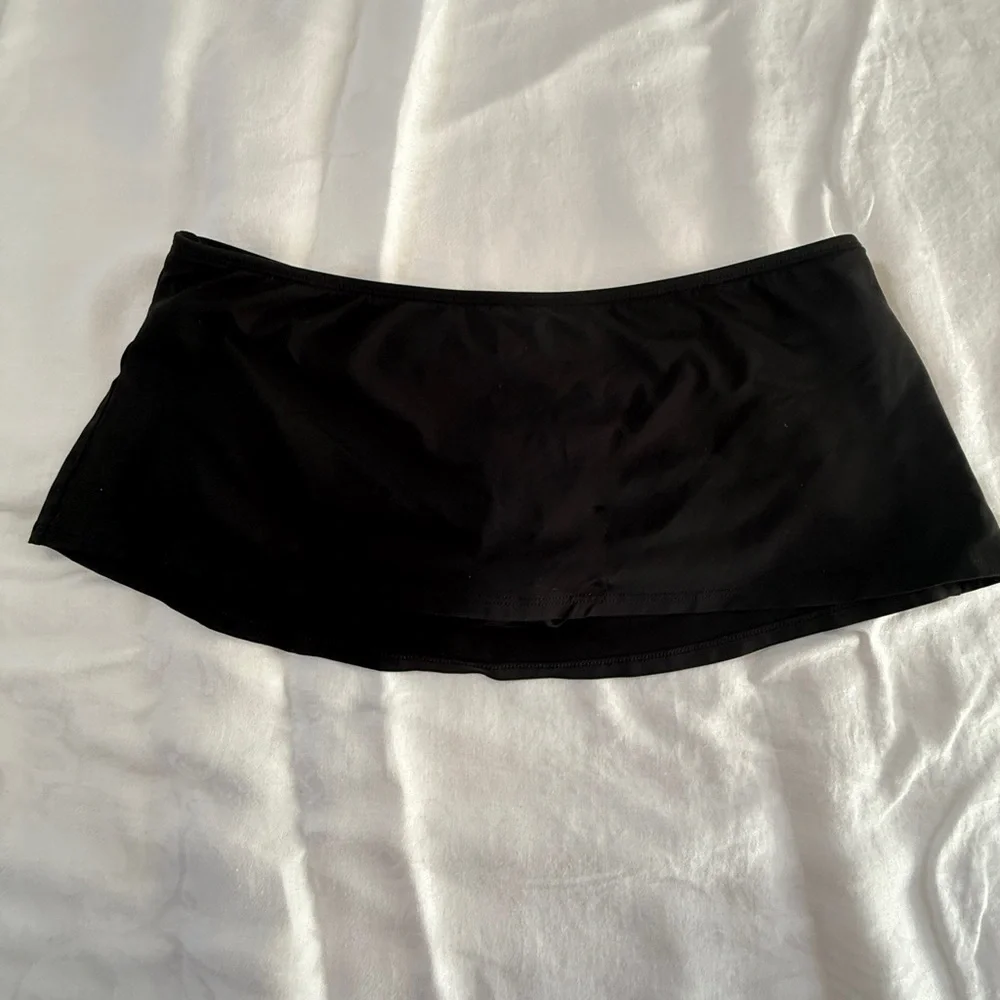 La Blanca Swim Skirt Black Bottom 8 - Picture 2 of 10